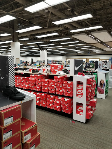 Shoe Store «Off Broadway Shoe Warehouse», reviews and photos, 125 Great Mall Dr, Milpitas, CA 95035, USA