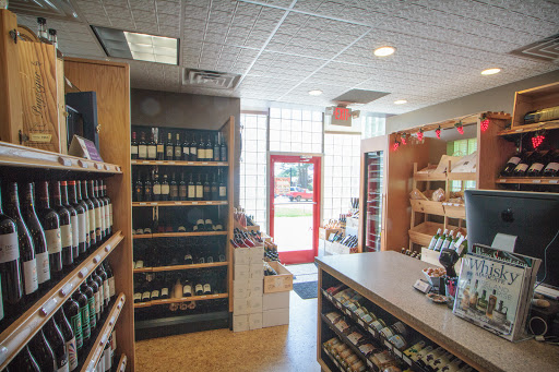 Wine Store «Tewksbury Fine Wine & Spirits», reviews and photos, 1 Old Turnpike Rd, Oldwick, NJ 08858, USA