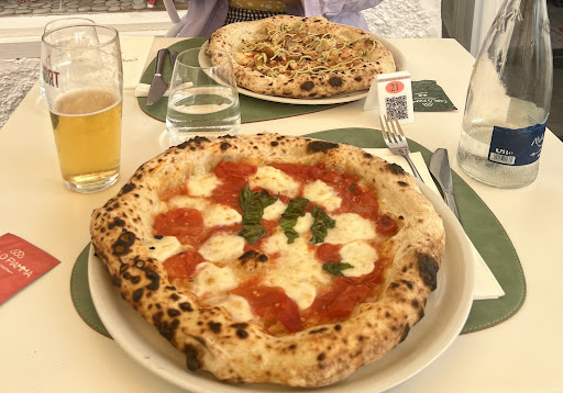 Carlo fiamma pizza e cantina in Amalfi, Provincia di Salerno