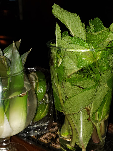 Bar «Crown Liquors», reviews and photos, 2821 N Milwaukee Ave, Chicago, IL 60618, USA