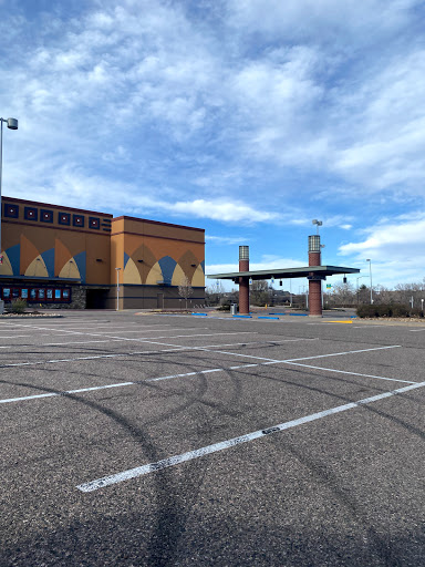 Movie Theater «Regal Cinemas River Point 14 & RPX», reviews and photos, 3565 S Platte River Dr, Sheridan, CO 80110, USA