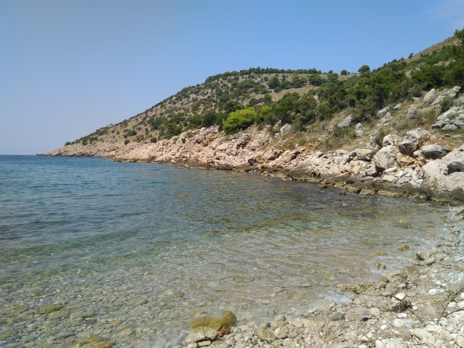 Foto von Bigovica beach mit schmutzig Sauberkeitsgrad