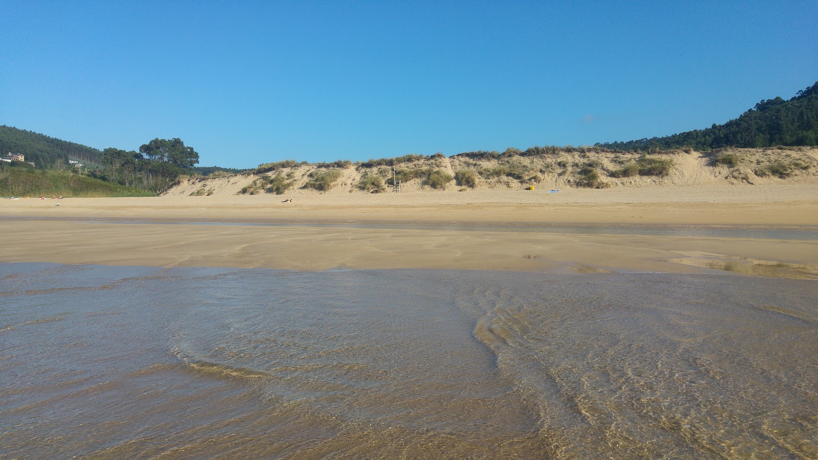 Valokuva Playa de Esteiroista. mukavuudet alueella