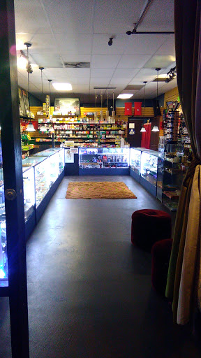 Vaporizer Store «Golden Smoke Shop», reviews and photos, 18601 Sherman Way, Reseda, CA 91335, USA
