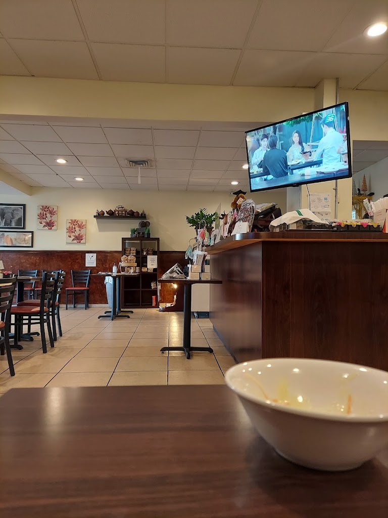 Lucky Thai Cuisine 90605