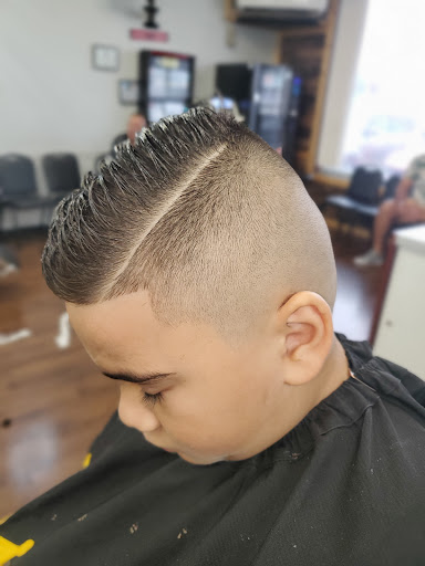 Hair Salon «Gold Cut Barber Shop», reviews and photos, 7031 W Hillsborough Ave, Tampa, FL 33634, USA