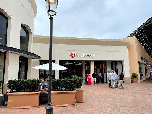 Sportswear Store «lululemon», reviews and photos, 563 Newport Center Dr, Newport Beach, CA 92660, USA