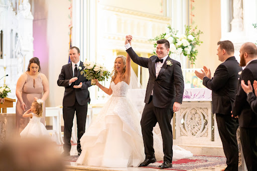 Bridal Shop «Bella Bianca Bridal», reviews and photos, 17W527 E Roosevelt Rd, Oakbrook Terrace, IL 60181, USA