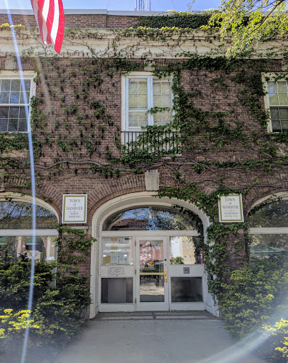 Book Store «Dartmouth Bookstore», reviews and photos, 33 S Main St, Hanover, NH 03755, USA