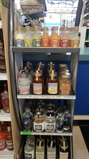 Liquor Store «Gate Six Liquor Store», reviews and photos, 15158 Fort Campbell Blvd, Oak Grove, KY 42262, USA