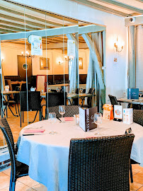 Atmosphère du Restaurant Le Cheval Blanc, Bistrot de Pays à Naours - n°4
