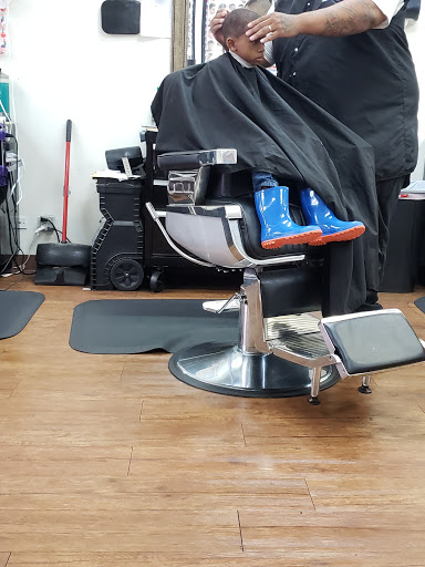 Barber Shop «FadeMasters Barber Shop», reviews and photos, 6893 Bandera Rd #2, Leon Valley, TX 78238, USA