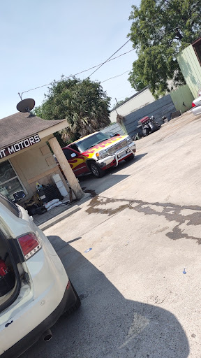 Used Car Dealer «Chalo Auto Sales», reviews and photos, 2038 E Houston St, San Antonio, TX 78202, USA