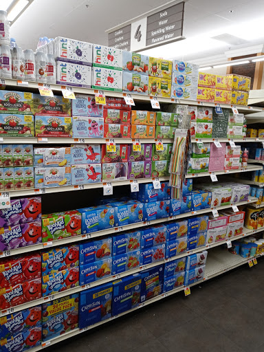 Grocery Store «Stop & Shop», reviews and photos, 105 Alewife Brook Pkwy, Somerville, MA 02144, USA