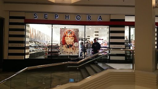 Cosmetics Store «SEPHORA», reviews and photos, 5 Woodfield Mall, Schaumburg, IL 60173, USA