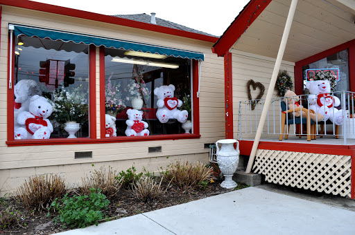 Sal the Flower Guy, 2701 Jefferson St, Napa, CA 94558, USA, 