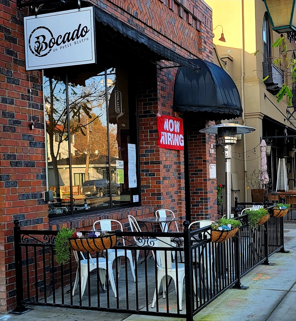 Photo of the restaurant Bocado: Un Petit Bistro