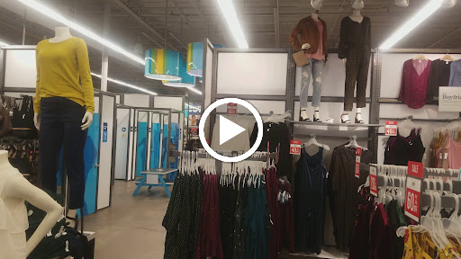 Clothing Store «Old Navy», reviews and photos, 1459 New Britain Ave, West Hartford, CT 06110, USA