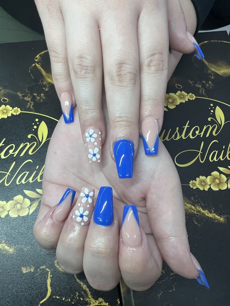 Custom Nails 77581