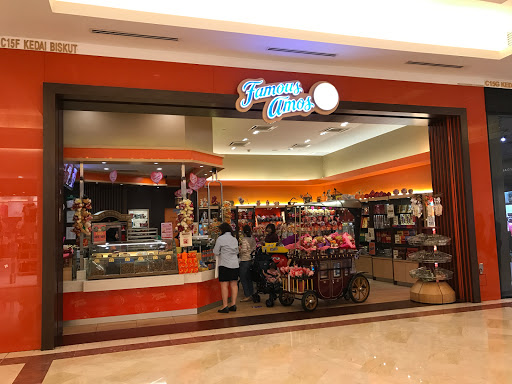 Cap shops in Kualalumpur