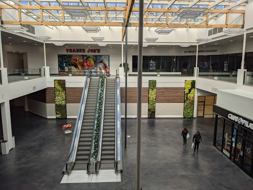 Shopping Mall «La Jolla Village Square», reviews and photos, 8657 Villa La Jolla Dr, La Jolla, CA 92037, USA
