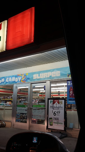 7-Eleven, 1795 Barlow St, Traverse City, MI 49686, USA, 