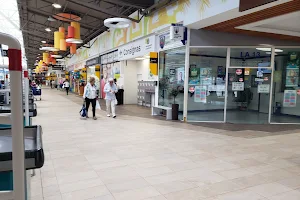 Centro Comercial Carrefour Caceres image