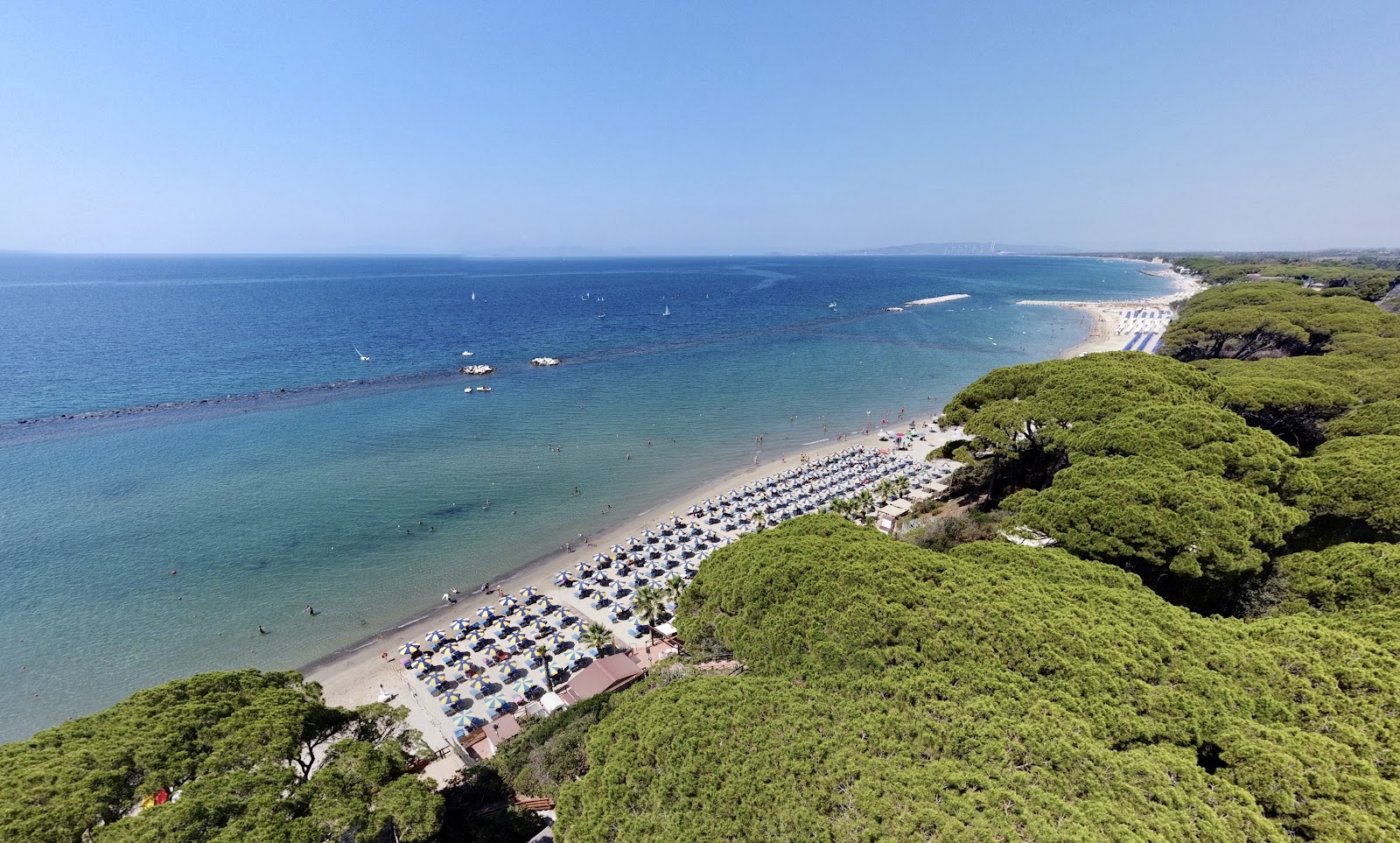 Foto van Spiaggia Golfo del Sole met blauw puur water oppervlakte