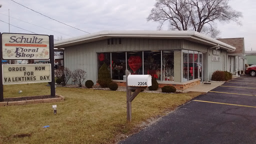 Schultz Floral Shop, 2204 Calumet Ave, Valparaiso, IN 46383, USA, 