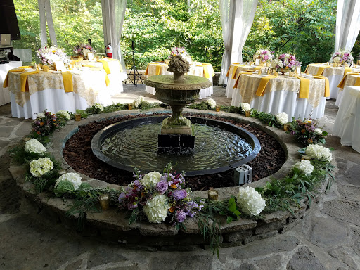 Florist «Amelia Florist Wine & Gift Shop», reviews and photos, 1406 Ohio Pike, Amelia, OH 45102, USA