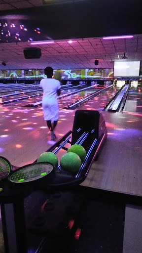 Bowling Alley «AMF Pin-O-Rama Lanes», reviews and photos, 1724 Genesee St, Utica, NY 13502, USA