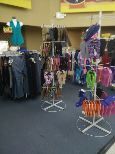 Grocery Store «Grocery Outlet Bargain Market», reviews and photos, 4157 NW U.S. 101 #101, Lincoln City, OR 97367, USA