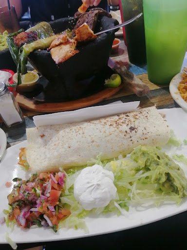 Ricos Tacos Moya Restaurant 3