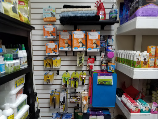 Pet Supply Store «The Dog Park», reviews and photos, 705 King St, Alexandria, VA 22314, USA