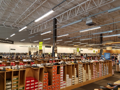 Shoe Store «DSW Designer Shoe Warehouse», reviews and photos, 3704 W Dublin Granville Rd, Columbus, OH 43235, USA