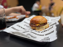 Hamburger du Restaurant américain Howard - Original Smash Burger à Marseille - n°2