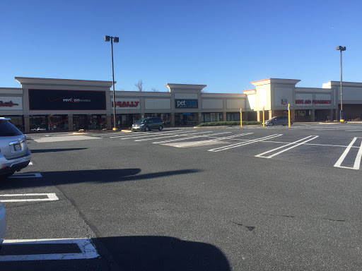 Pet Store «Pet Valu», reviews and photos, 1016 Beards Hill Rd, Aberdeen, MD 21001, USA