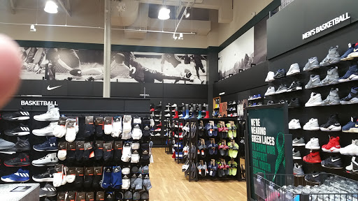 DICK'S Sporting Goods