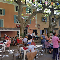 Atmosphère du Restaurant français Cafe Du Cours à Vacqueyras - n°1