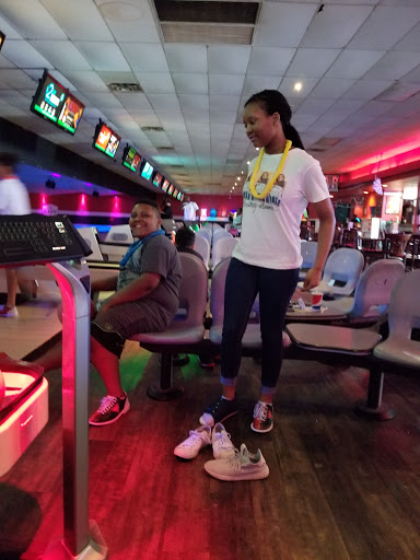 Bowling Alley «AMF Diamond Lanes», reviews and photos, 267 N Forest Blvd, Houston, TX 77090, USA
