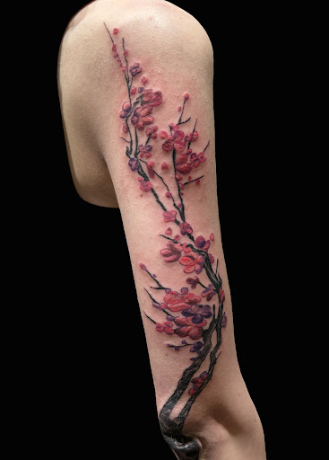 Explore round tattoo ideas, creative tattoo ideas in Tempe, available at Club Tattoo