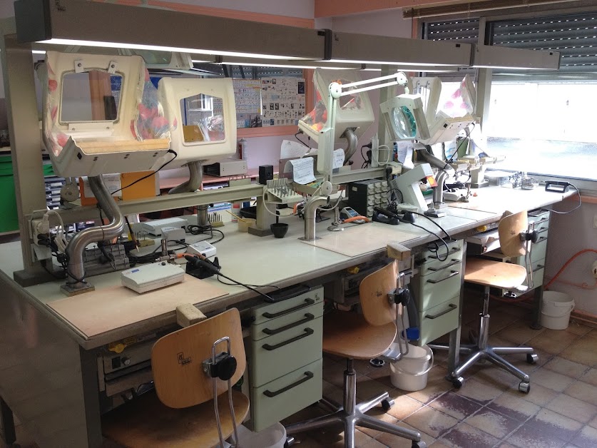 laboratoire de prothese dentaire AMP à Lure (Haute-Saône 70)