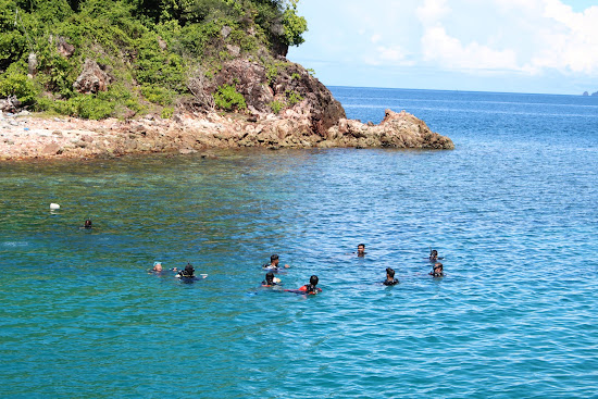 Ao Lom Beach