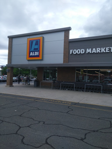 Supermarket «ALDI», reviews and photos, 62 Chase Ave, Waterbury, CT 06704, USA