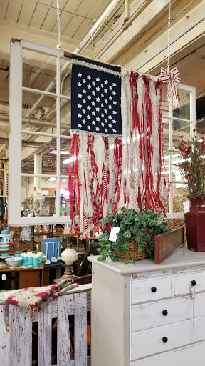 Antique Furniture Store «Jarfly Antique Market», reviews and photos, 47 Railroad Ave, Jefferson, GA 30549, USA