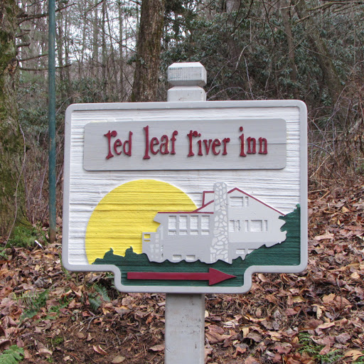 Bed & Breakfast «Red Leaf River Inn», reviews and photos, 146 Chestnut Walk Dr, Waynesville, NC 28786, USA