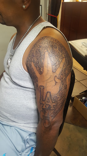 Tattoo Shop «Artistic Encounter», reviews and photos, 3920 Rosemeade Pkwy #170, Dallas, TX 75287, USA