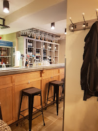 Atmosphère du Le Pas Sage - Restaurant - Bar à vins- Gîtes et Chambre d'Hôtes à Carcassonne - n°12
