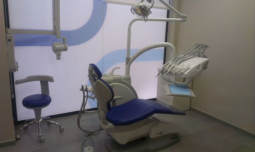 Clínica Dental Adeslas en Sant Cugat del Vallès, Barcelona