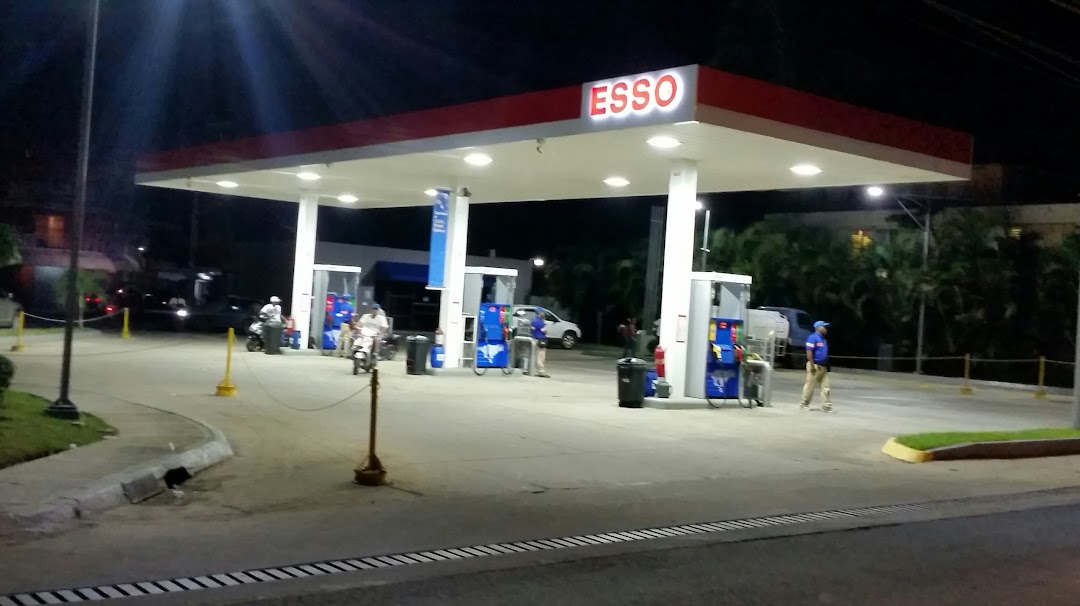 Estacion de gasolina Esso, La Romana